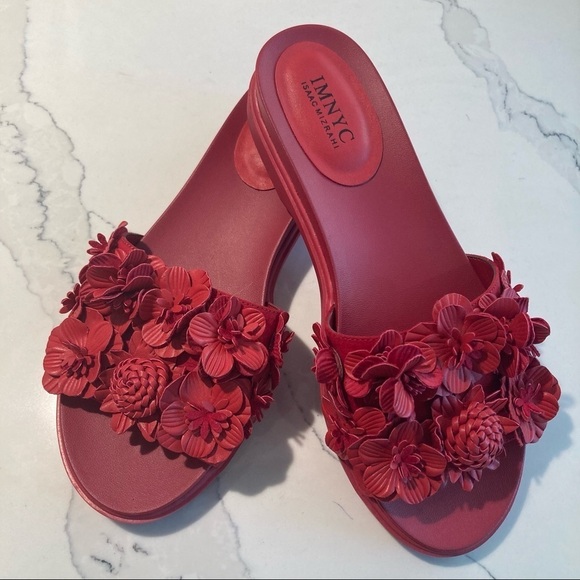 IMNYC Sz 7 Isaac Mizrahi Tina  Floral Slip On Vegan Leather Fabric Upper Sandals - Picture 1 of 10